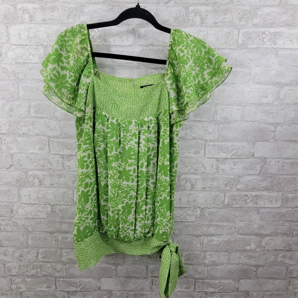 Apt. 9 top women's small